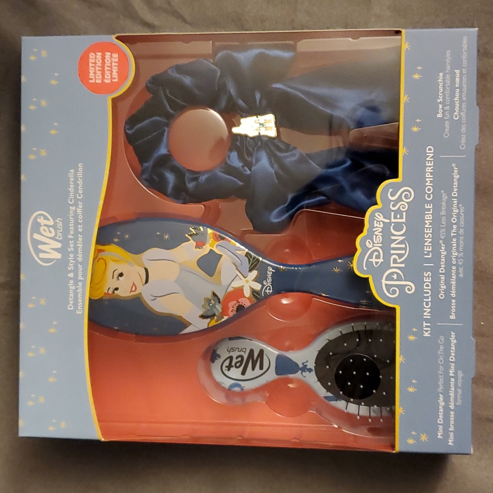 Disney Princess Cinderella Wet Brush kit
